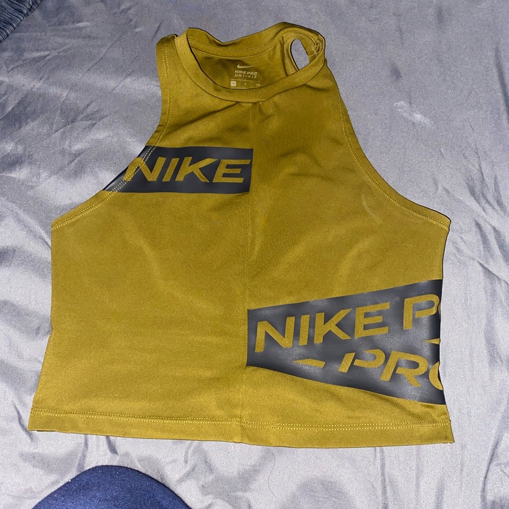 Nike pro crop top